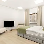 Grosses Mit 150qm Fuer Gruppen Im Zentrum *